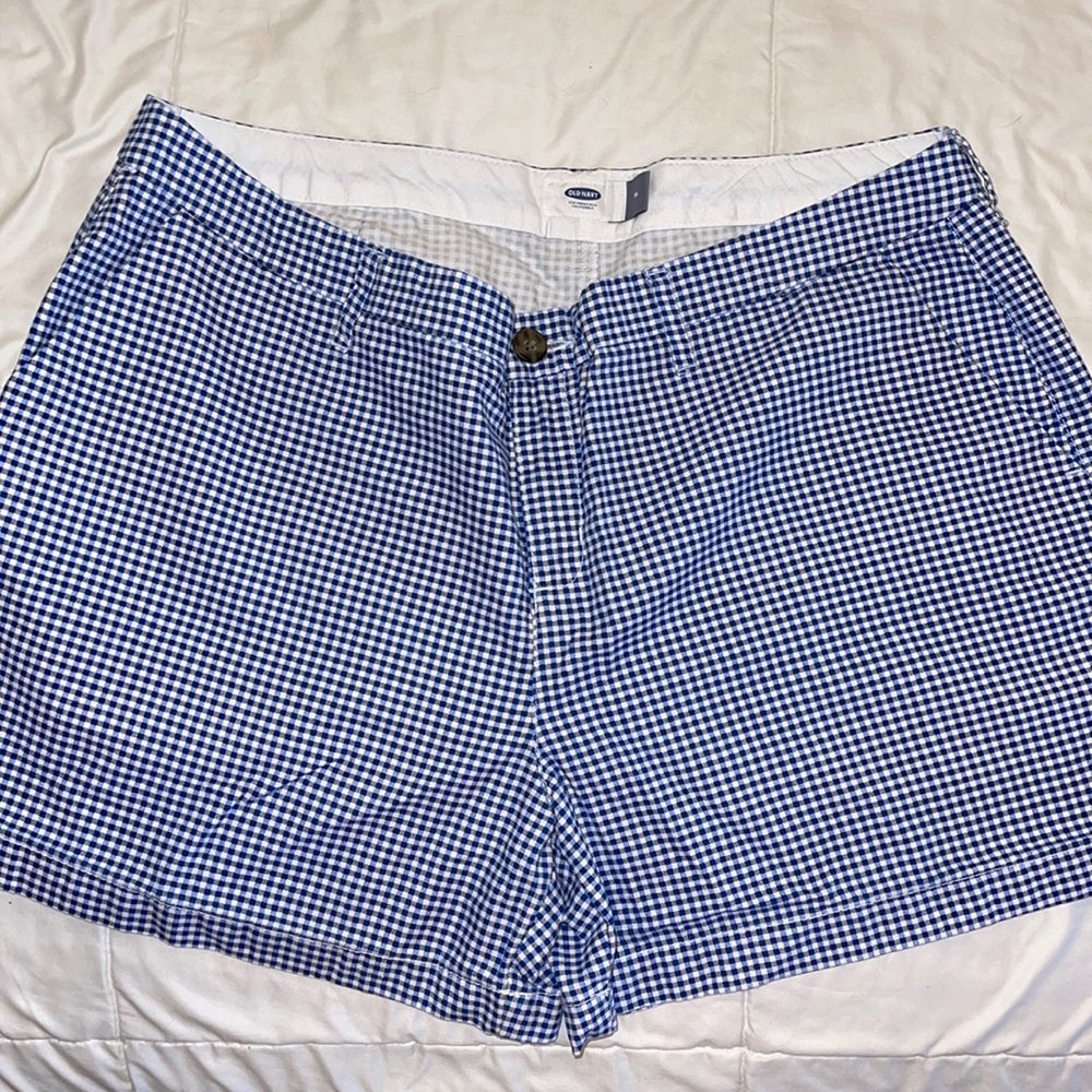 Old Navy blue checked shorts size 14 4 inch inseam EUC